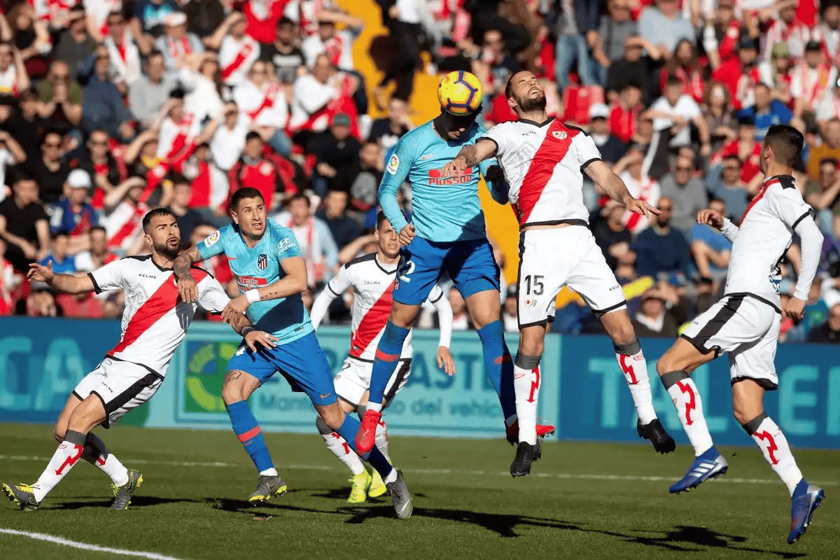 西甲保级卡位战！巴列卡诺主场迎皇家奥维耶多，控球劲旅VS死守反击悬念拉满